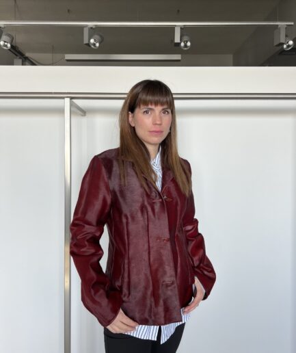 Genuine hair-on cherry leather coat, real cavallino hide transitional jacket. Luxurious lightweight calf jacket with buttons and lining.