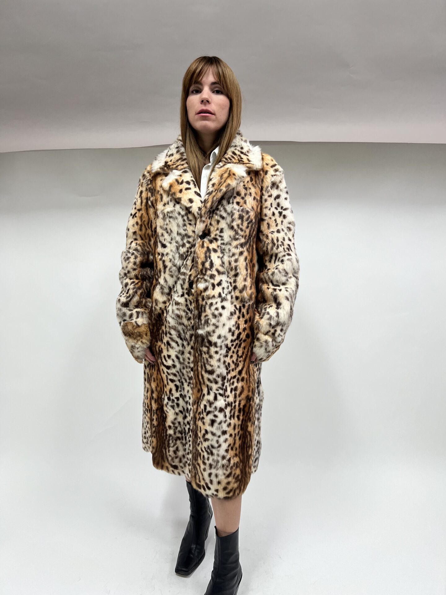 A21leo.coat.0