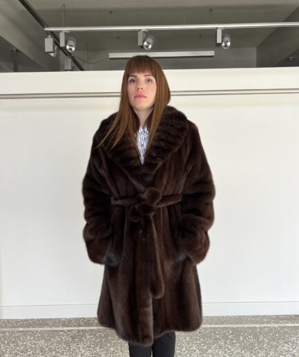 Real choco brown mink premium lavish mink fur big collar coat supple chocolate with belt. Stunning let out stroller in a budget.