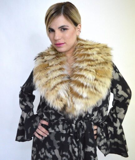 Real beige fox fur collar, tan brown fur stole with hook. Genuine fox fur shawl. Natural shade Fur scarf, a luxury fur gift for her.
