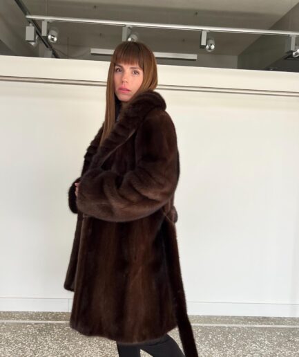Real choco brown mink premium lavish mink fur big collar coat supple chocolate with belt. Stunning let out stroller in a budget.